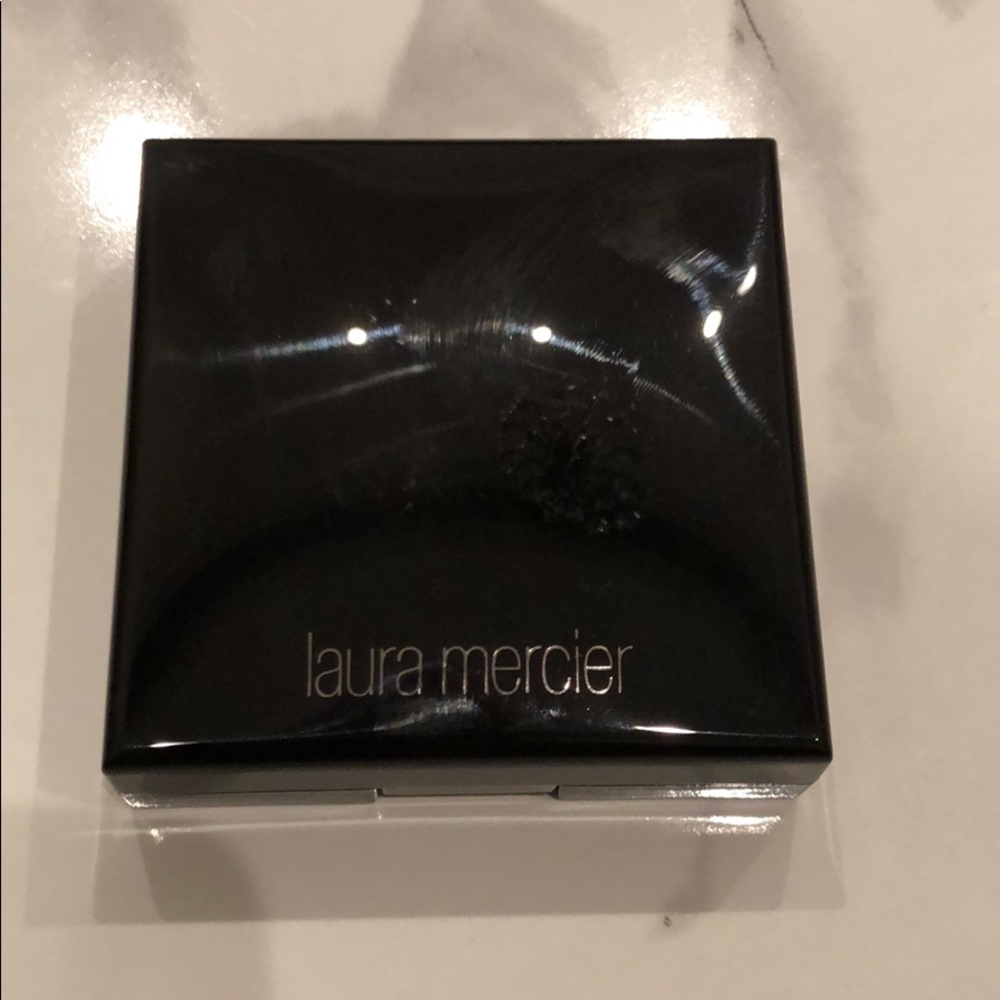 Laura Mercier candleglow powder - Picture 2 of 5